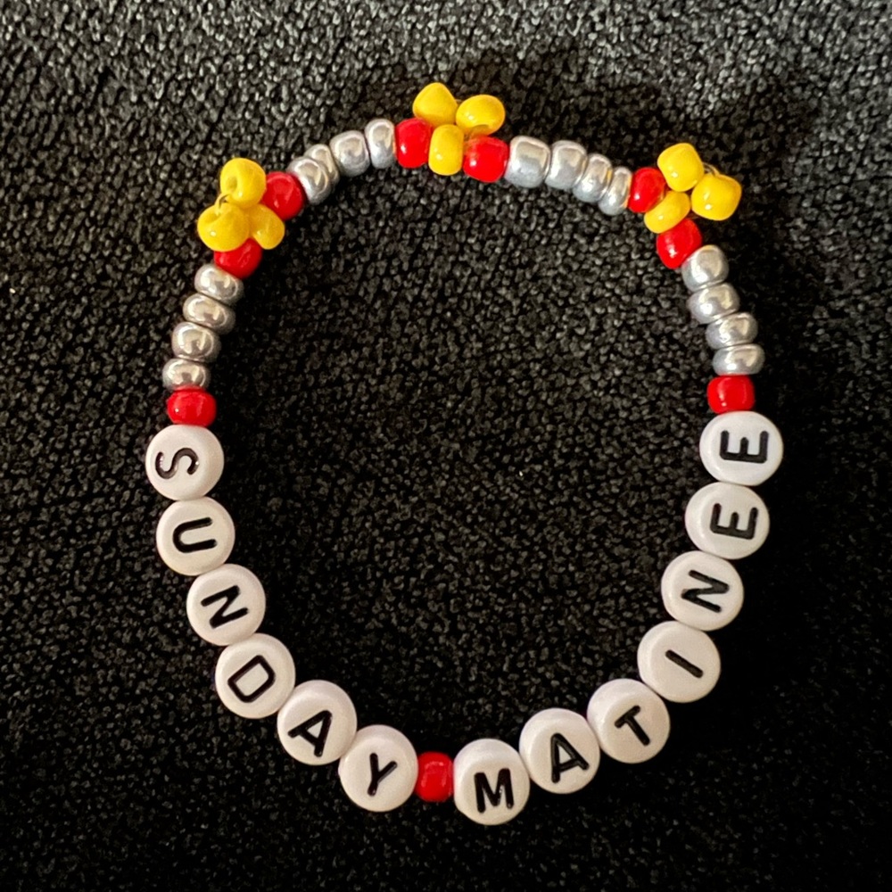 Taylor Swift Sunday matinee friendship bracelet